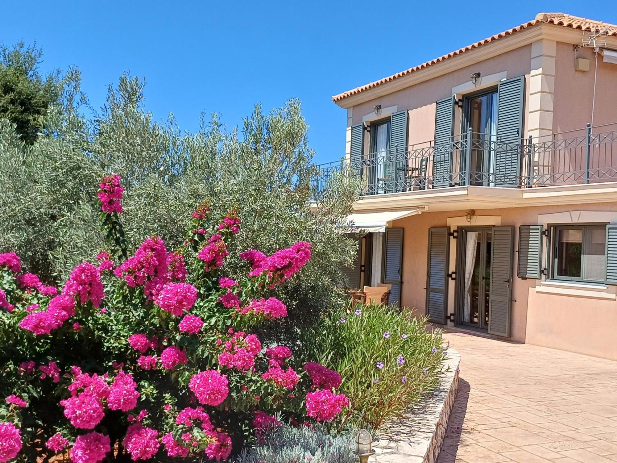 Korallis Villas Karavados Exterior photo